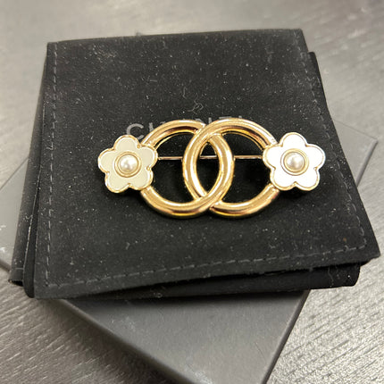 Broche Chanel