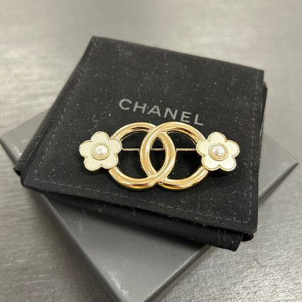 Broche Chanel