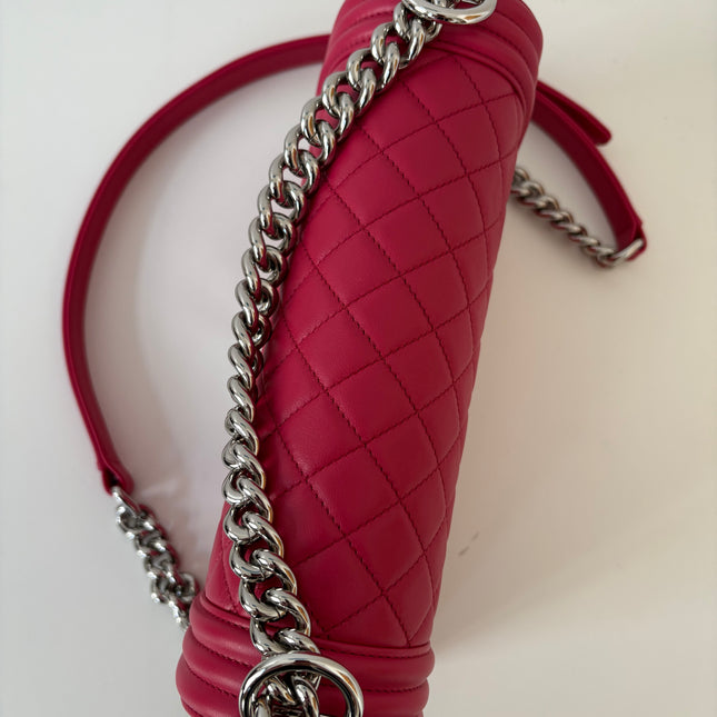 Sac Chanel Boy classique rose fushia