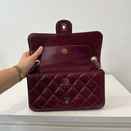 Sac Chanel Perfect Edge bordeaux épaule