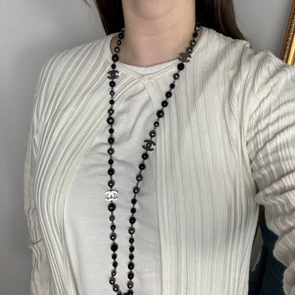 Sautoir Chanel perles noires