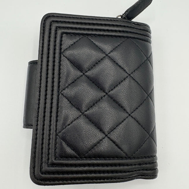 Portefeuille Chanel Boy à rabat