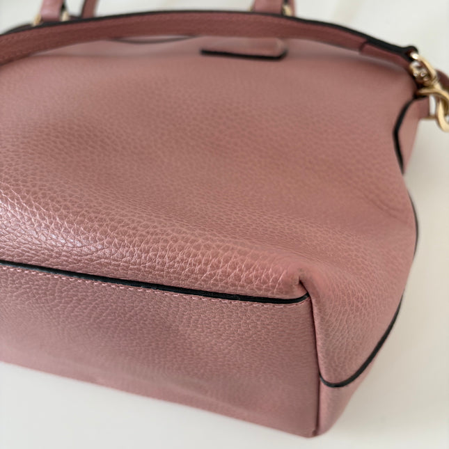 Sac à main Gucci GG charm moyen