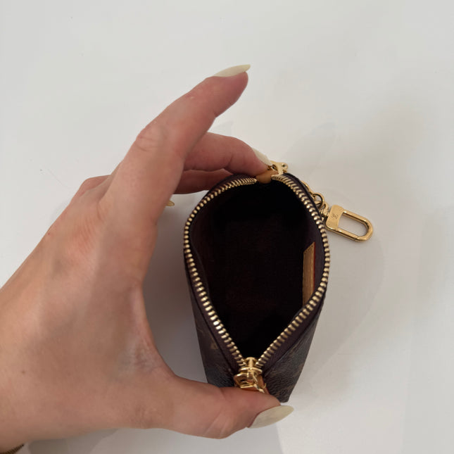 Pochette Louis Vuitton Cosmétique rouge à lèvres
