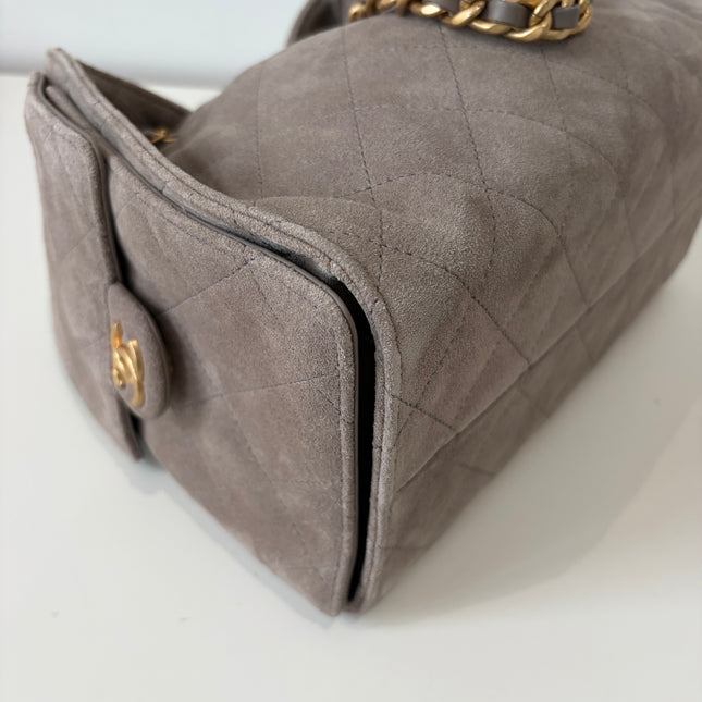 Petit Sac Chanel 25 gris en suede