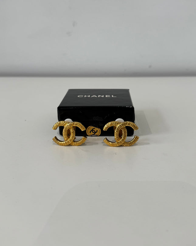 Boucles d'oreilles Chanel CC à clips