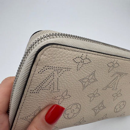 Portefeuille Louis Vuitton Zippy cuir mahina