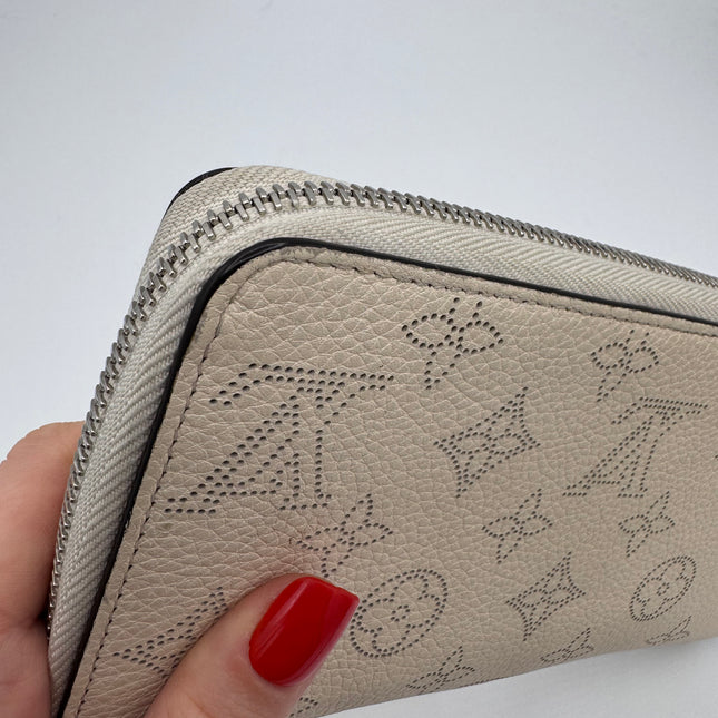Portefeuille Louis Vuitton Zippy cuir mahina