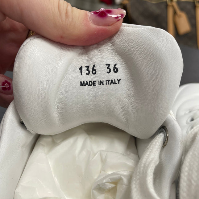 Basket Prada en cuir blanc T36