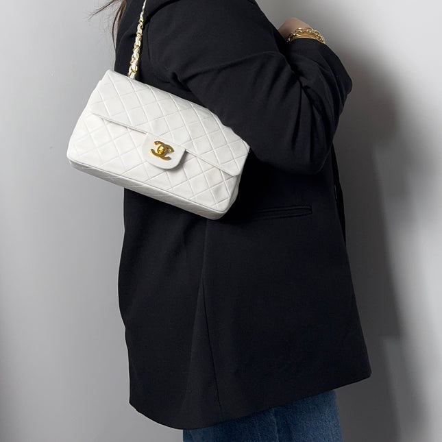 Sac Chanel Timeless Vintage 23cm Blanc