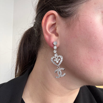 Boucles d’oreilles pendantes Chanel
