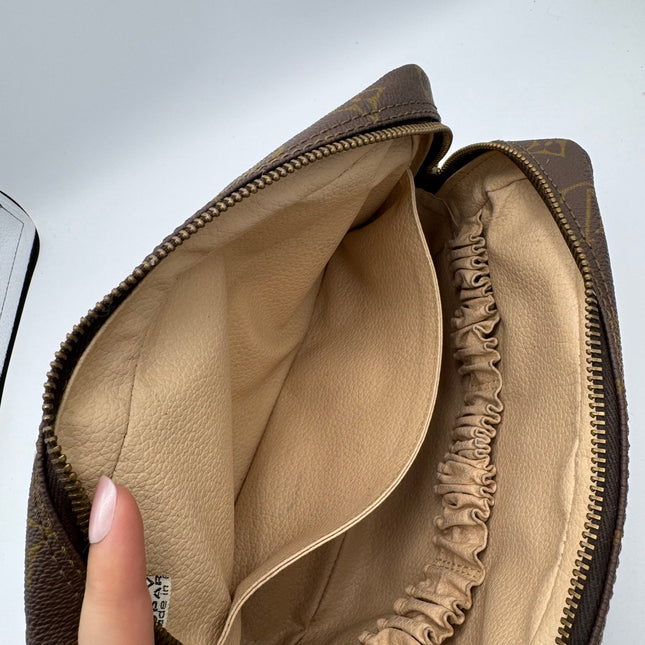 Trousse de toilette 23cm Louis Vuitton