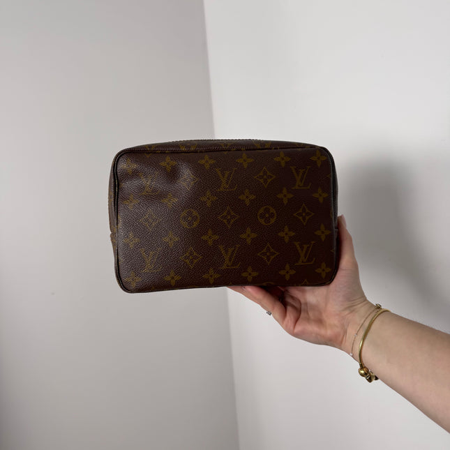 Trousse de toilette 23cm Louis Vuitton