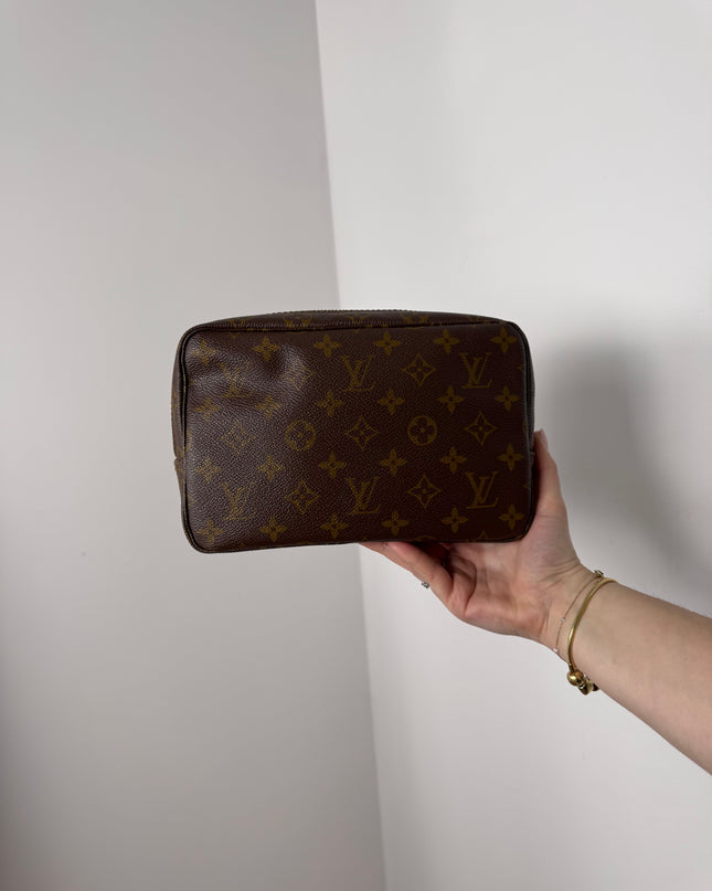Trousse de toilette 23cm Louis Vuitton
