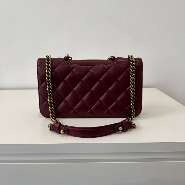 Sac Chanel Perfect Edge bordeaux épaule