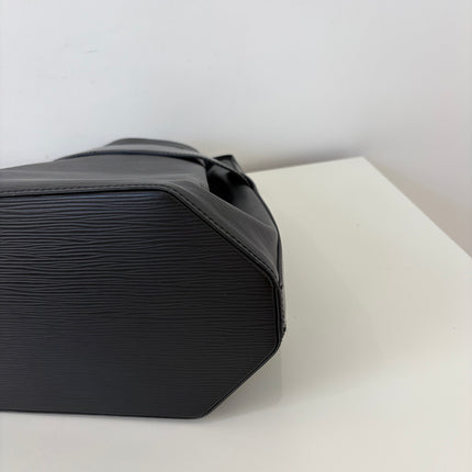 Sac Louis Vuitton Twist Bucket cuir épi noir
