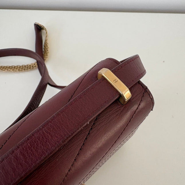 Sac Chanel chevrons bordeaux