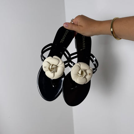 Sandales Chanel Camélia T38