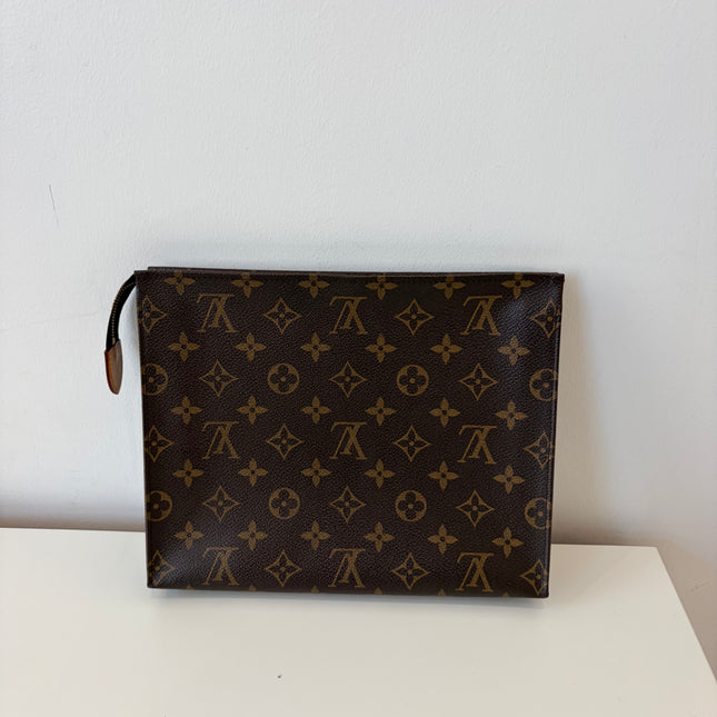 Poche Toilette Louis Vuitton 26 Monogram