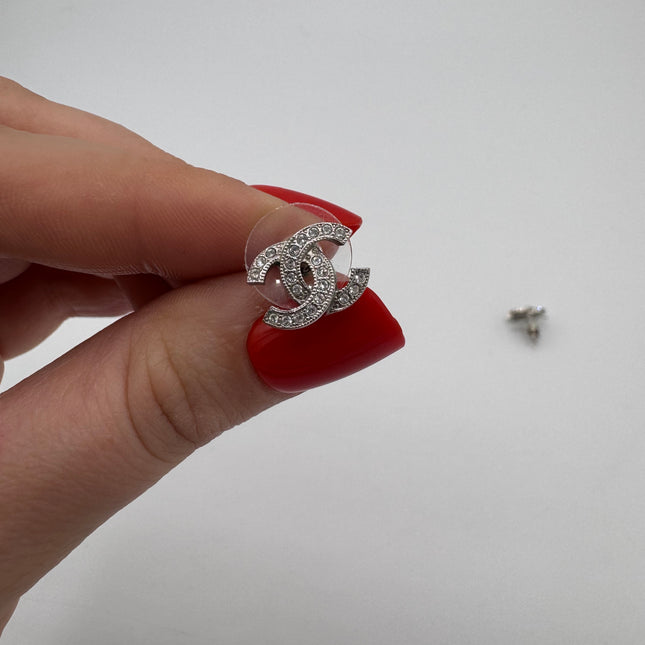 Puces d’oreilles Chanel Strass