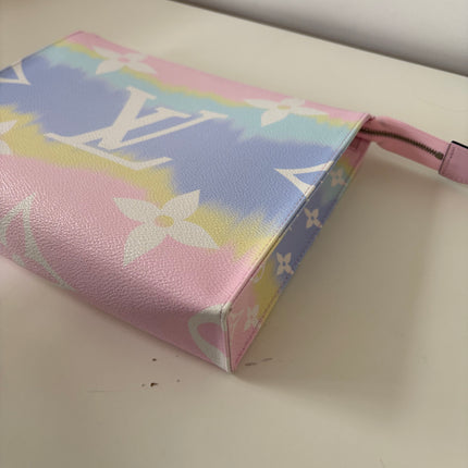 Poche de toilette Louis Vuitton édition limitée Escale 26