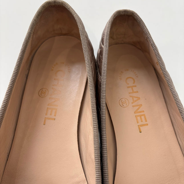 Ballerines Chanel matelassées T39