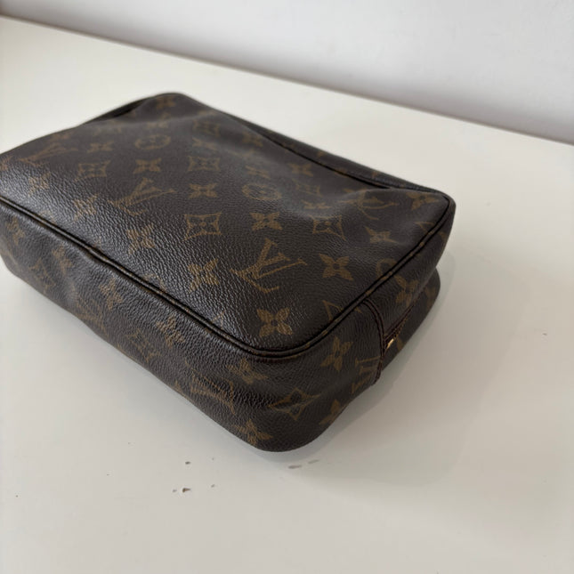 Trousse de toilette Louis Vuitton 23cm