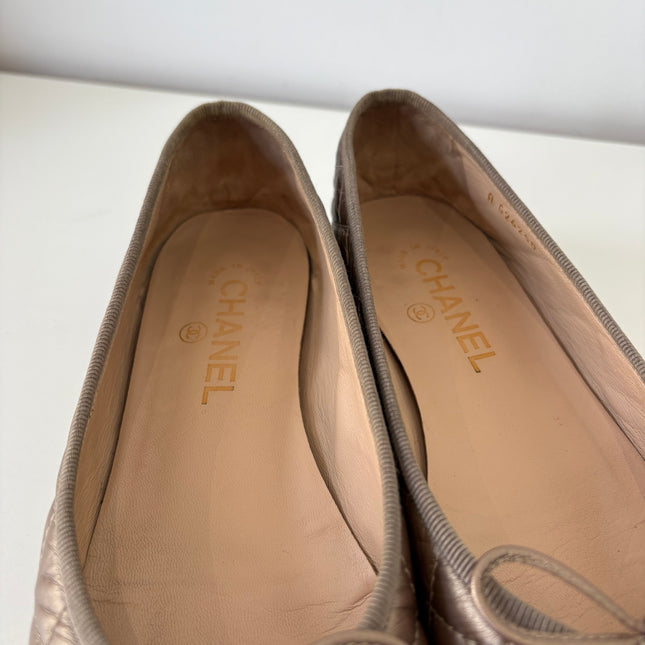 Ballerines Chanel matelassées T39