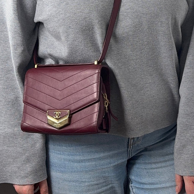 Sac Chanel chevrons bordeaux