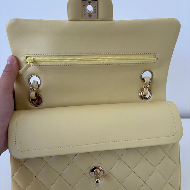 Sac Chanel Timeless jaune pâle 23 cm