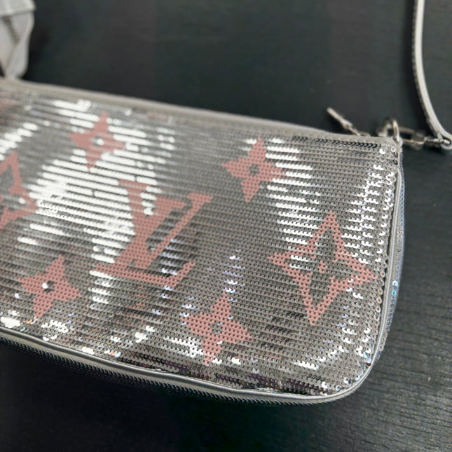 Pochette Accessoires Sequins Louis Vuitton
