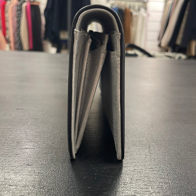 Portefeuille Chanel noir et argent