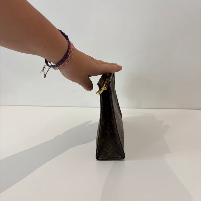 Poche toilette Louis Vuitton Monogram 18