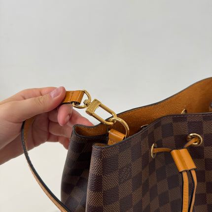 Sac Louis Vuitton Neo Noé Damier ébène & safran