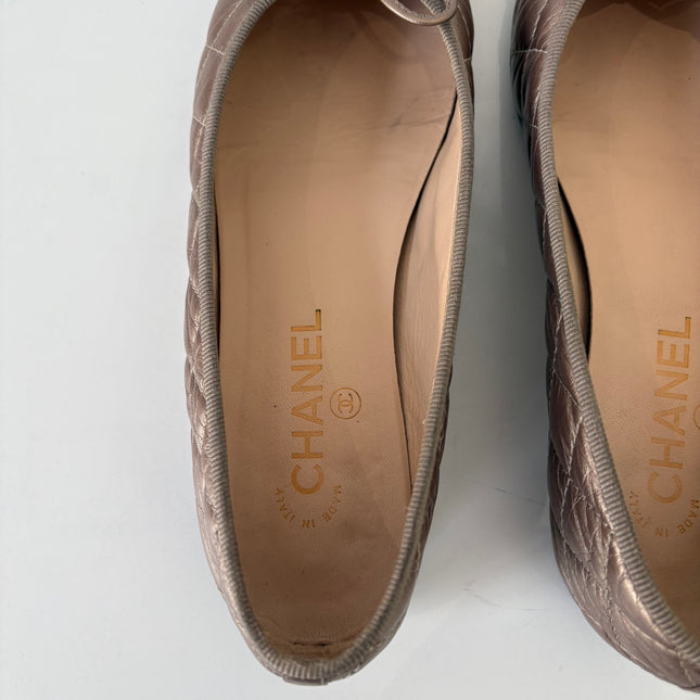 Ballerines Chanel matelassées T39