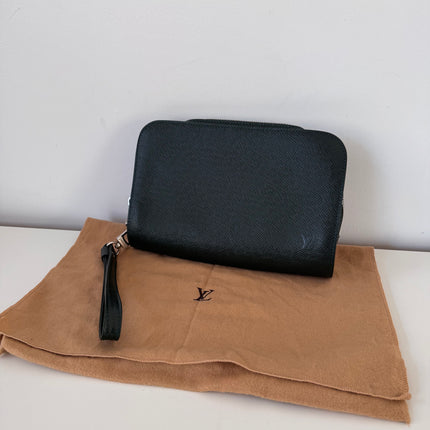 Pochette Louis Vuitton Baikal Taïga Vert foncé