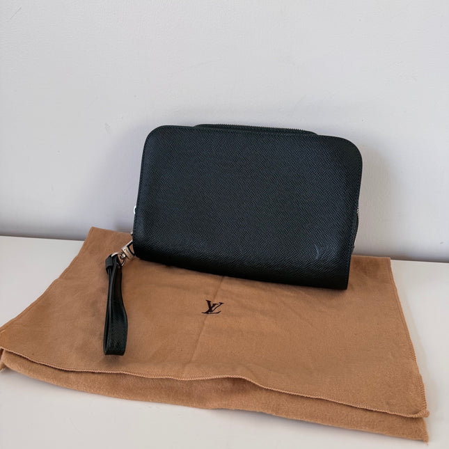 Pochette Louis Vuitton Baikal Taïga Vert foncé