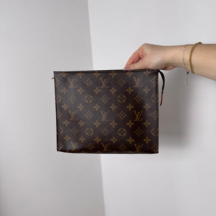 Poche de toilette 26 Louis Vuitton