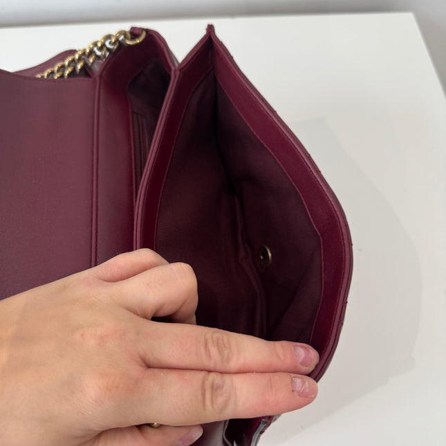 Sac Chanel Perfect Edge bordeaux épaule