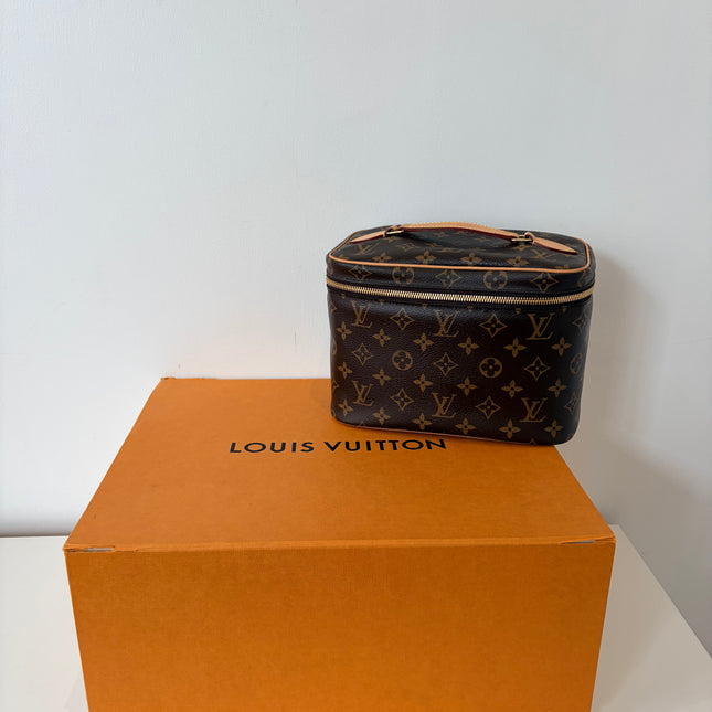 Vanity Louis Vuitton case Nice BB
