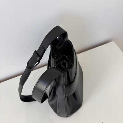 Sac Louis Vuitton Twist Bucket cuir épi noir