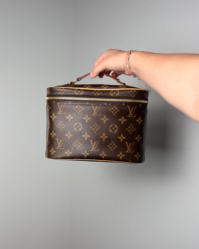 Vanity Louis Vuitton case Nice BB