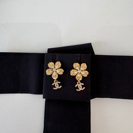Boucles d’oreilles Chanel pendantes