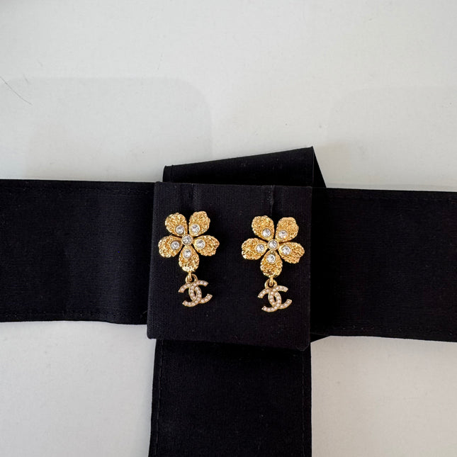 Boucles d’oreilles Chanel pendantes