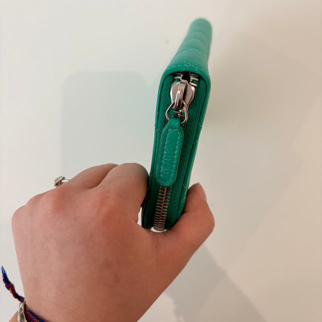 Portefeuille Chanel long zippé classique