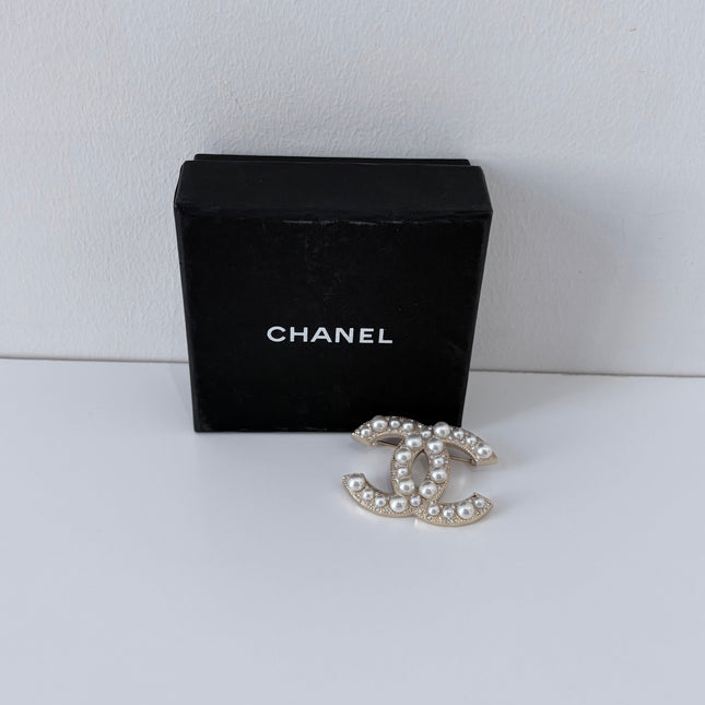 Broche Chanel Perles & strass