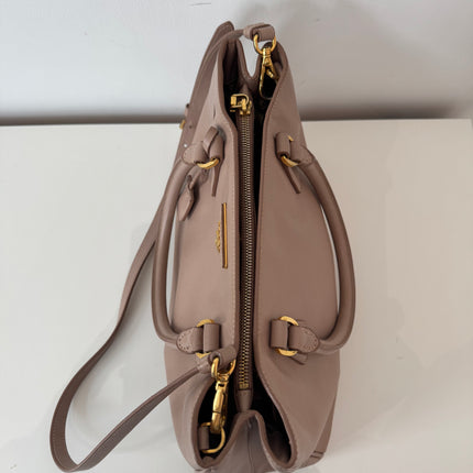 Sac Prada Galleria moyen vieux rose