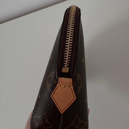 Louis Vuitton Pochette Cosmétique MM