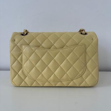 Sac Chanel Timeless jaune pâle 23 cm