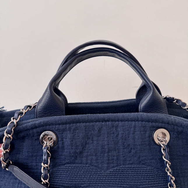 Cabas Chanel Deauville navy blue